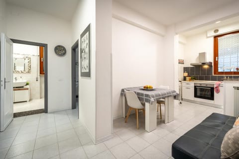 Living room, Seating area, Dining area, internet, pet friendly, stove