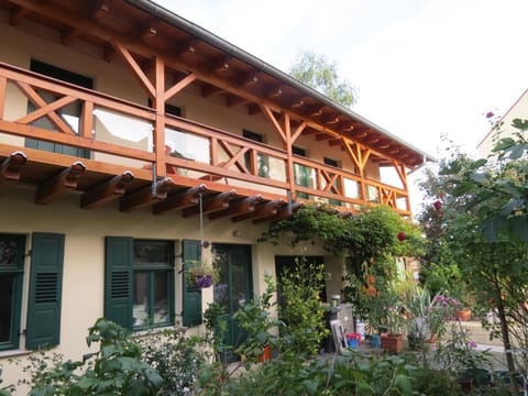 Property building, Spring, Day, Garden, View (from property/room), Balcony/Terrace, Garden view