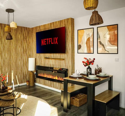 Communal lounge/ TV room, Living room