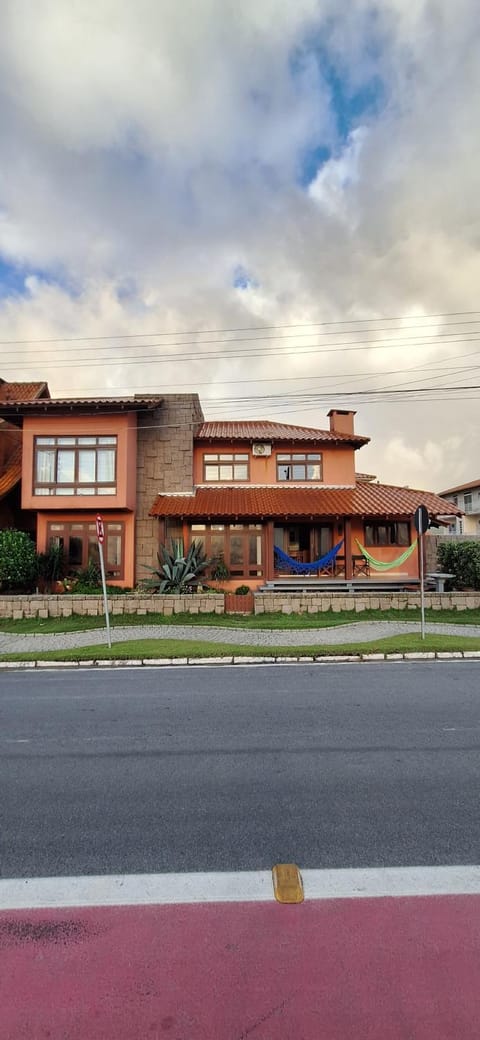 Property building, Facade/entrance, pet friendly