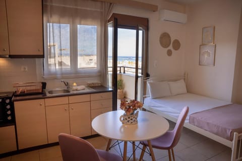 Bed, Photo of the whole room, Seating area, Dining area, Bedroom, Sea view