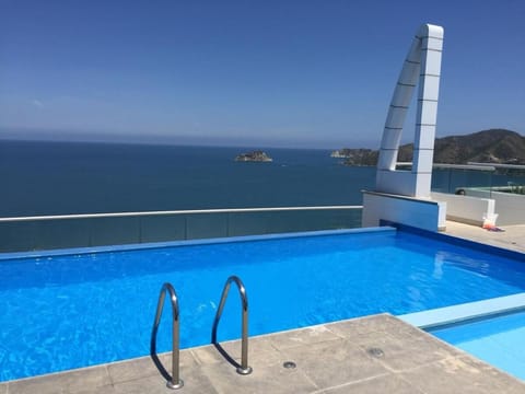 Pool view, Sea view