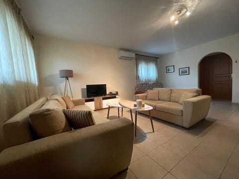 Joanna's House House in Nea Peramos