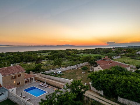 Bird's eye view, Sunrise