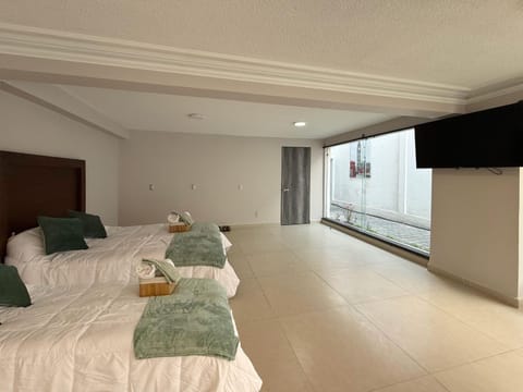 Bed, TV and multimedia, Bedroom, towels