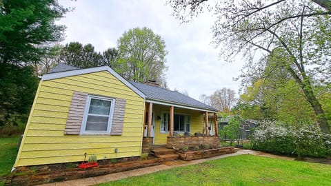 Harbert Hideaway House in Sawyer