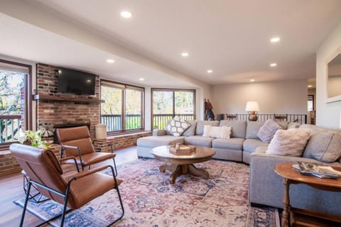TV and multimedia, Living room, Seating area