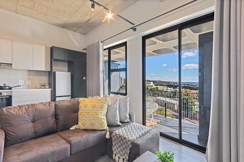 View (from property/room), Balcony/Terrace, Living room
