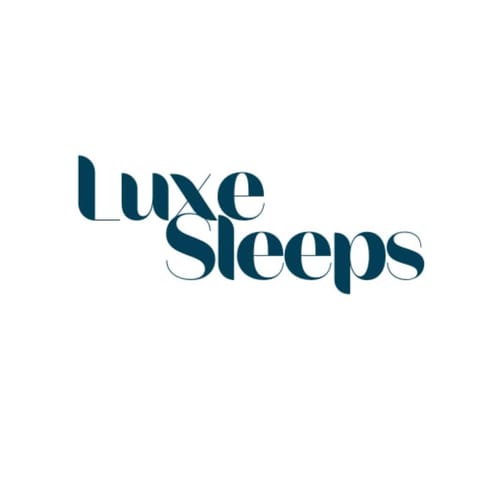 Walk Downtown & River Stylish Cozy Stay w Huge Porch House in Saint Charles