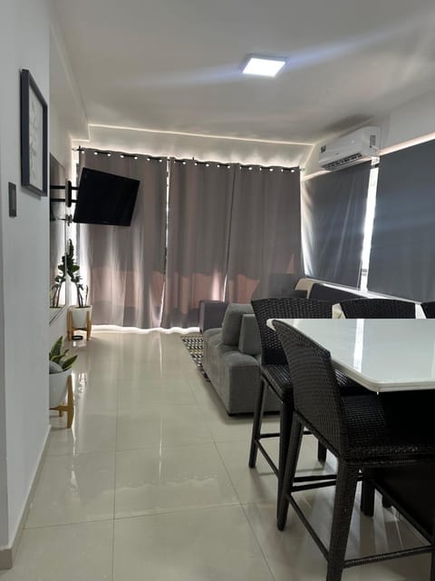 Living room, Dining area