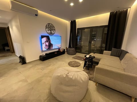 TV and multimedia, Evening entertainment