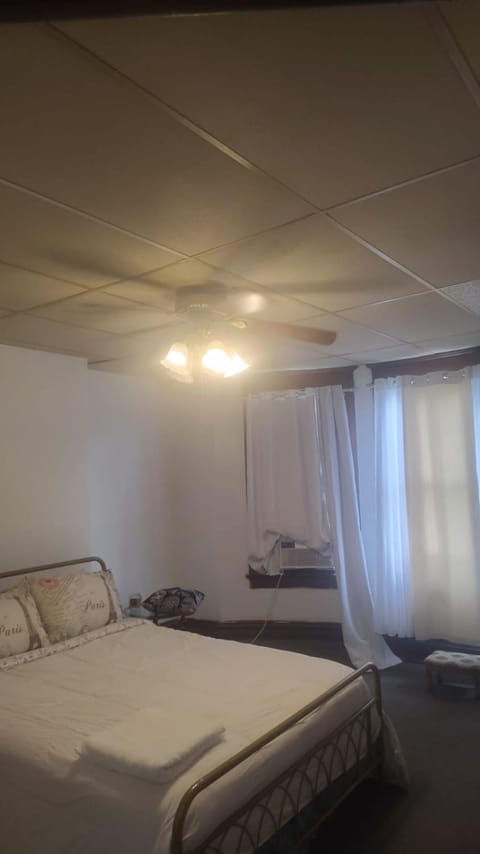 Valley and city views Nature lodge in Ohio