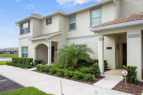 Wonderful 4Bd with Pool at Storey Lake Resort 4819 House in Kissimmee