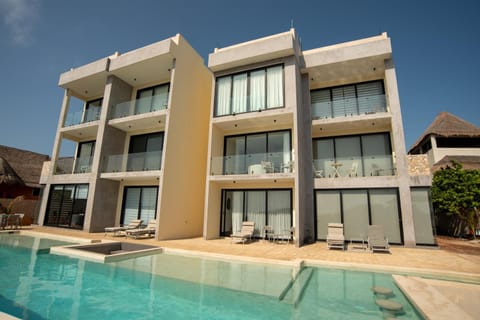 Property building, Patio, Day, View (from property/room), Balcony/Terrace, Pool view, Swimming pool, Swimming pool, sunbed
