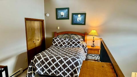 Lake Condominiums Big Sky Private Timeshares Apartment hotel in Big Sky