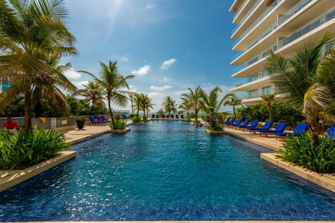 Swimming pool, Swimming pool