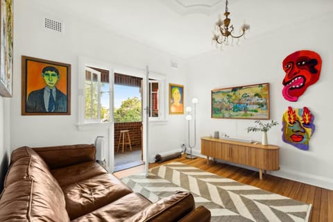 Living room, Decorative detail, Seating area