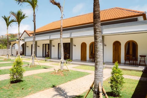 Property building, Day