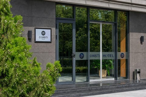 Facade/entrance, Day