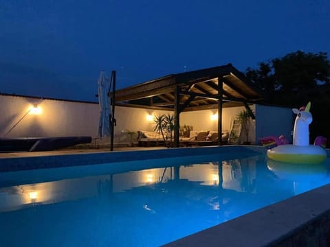 Swimming pool