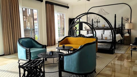 Shower, Toilet, Property building, Patio, Bed, Hot Tub, Bathroom, TV and multimedia, Coffee/tea facilities, Kitchen or kitchenette, Living room, Spa and wellness centre/facilities, Other, Photo of the whole room, Decorative detail, Seating area, Bedroom, Area and facilities, Family, bidet, internet, room service, room service, storage, towels, VIP, wardrobe, acessibility, air conditioner