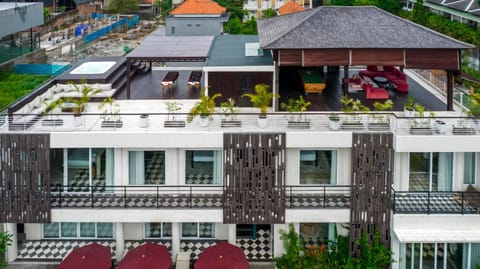 Patio, Lounge or bar, Spa and wellness centre/facilities