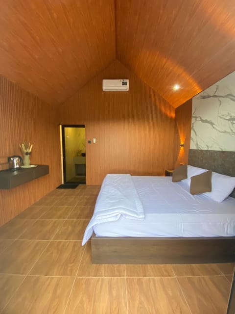 Bed, Photo of the whole room, Bedroom, air conditioner