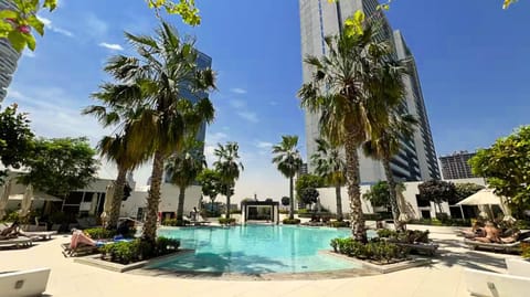 Pool view, Swimming pool
