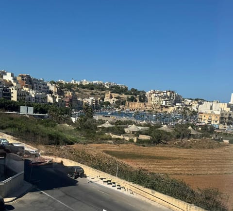 Neighbourhood, Natural landscape, Balcony/Terrace, Sea view, Street view, Parking