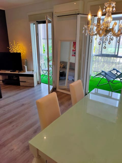 Living room, Seating area, Dining area