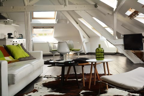 Living room, Photo of the whole room, Dining area