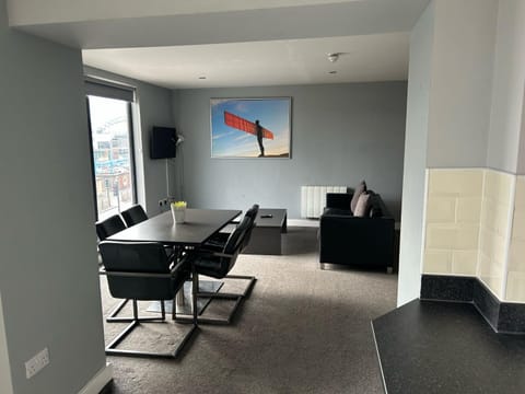 TV and multimedia, Living room, Seating area, Dining area