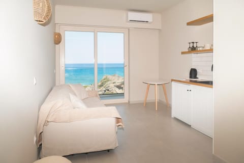 Natural landscape, Kitchen or kitchenette, Dining area, Sea view, air conditioner