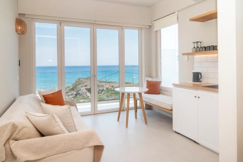 Natural landscape, Seating area, Location, kitchen