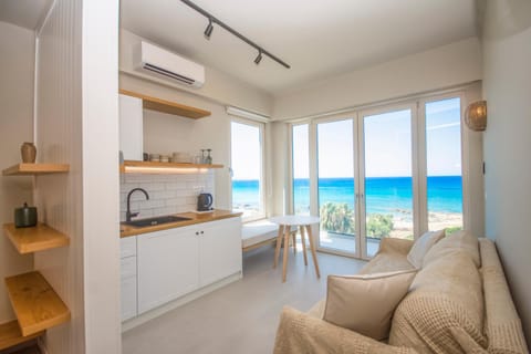 Sea view, Location, kitchen
