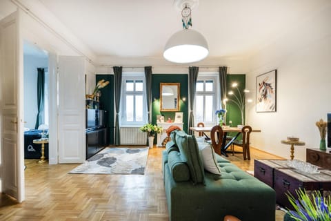 Living room, Photo of the whole room, Seating area