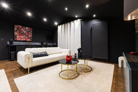 Kitchen or kitchenette, Living room, stove, kitchen