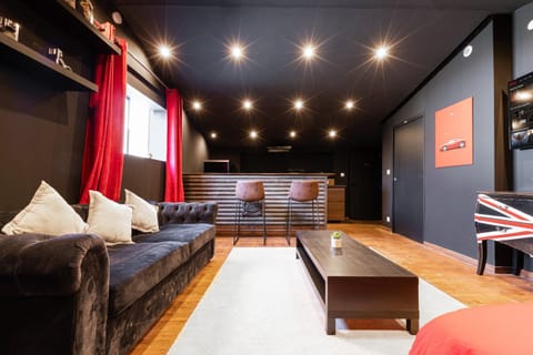 Living room, Seating area