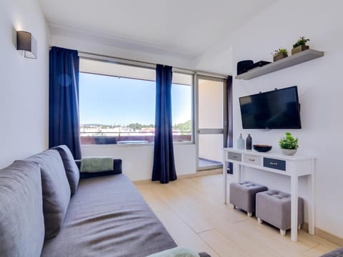 Communal lounge/ TV room, TV and multimedia, Living room