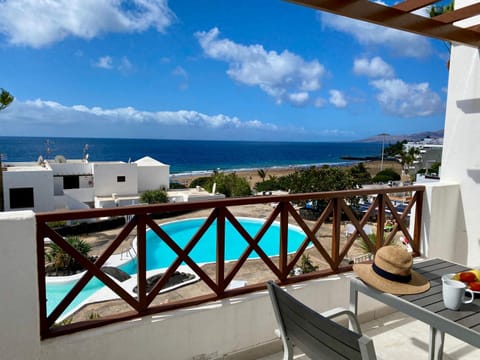 Property building, Food and drinks, Swimming pool