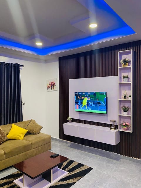 Communal lounge/ TV room, TV and multimedia, Living room, Seating area