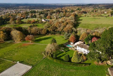 Luxury New Forest Holiday Home with Pool and Hot tub Villa in Ringwood