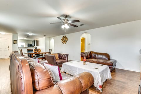 13 Mi to Lackland AFB San Antonio Home! House in San Antonio