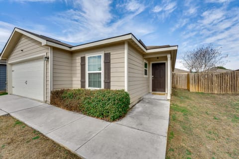 13 Mi to Lackland AFB San Antonio Home! House in San Antonio