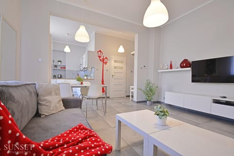 TV and multimedia, Kitchen or kitchenette, Living room, Seating area, Dining area, Evening entertainment