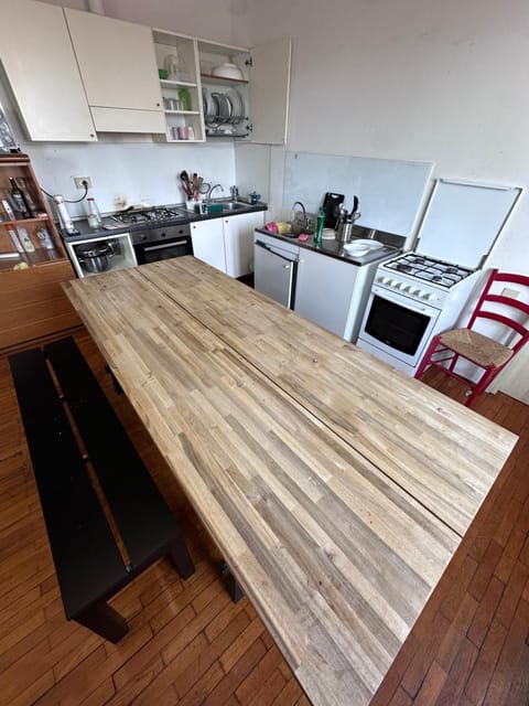 Kitchen or kitchenette, Dining area, minibar, pet friendly, stove