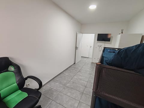 TV and multimedia, Photo of the whole room