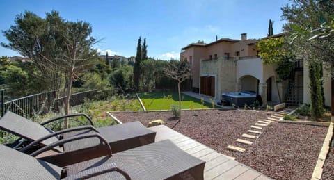 Property building, Patio, Garden, Hot Tub, Other, Seating area, sunbed