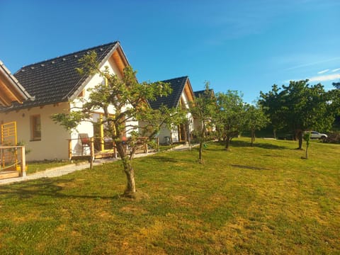 Property building, Day, Garden, Garden view