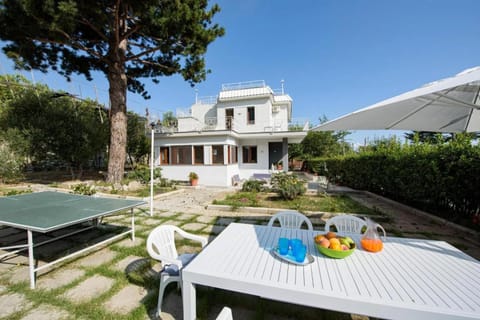 Patio, Garden, Table tennis, Dining area, Garden view